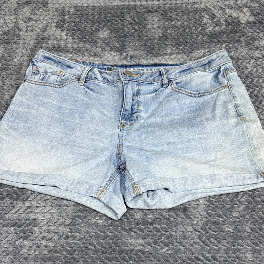 Lauren Conrad Light Blue Denim Women’s Shorts